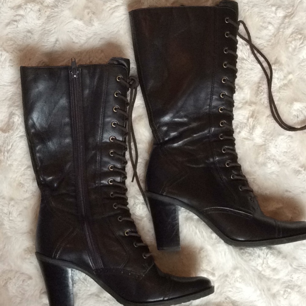 Heeled boots